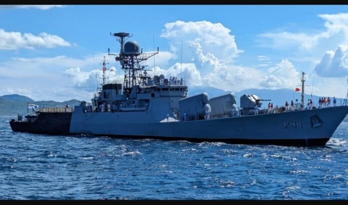 India hands over warship to Vietnam
