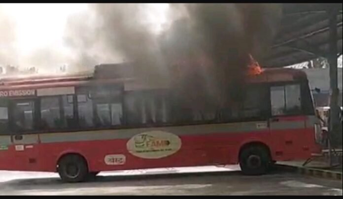 Fire breaks out in BEST's electric bus