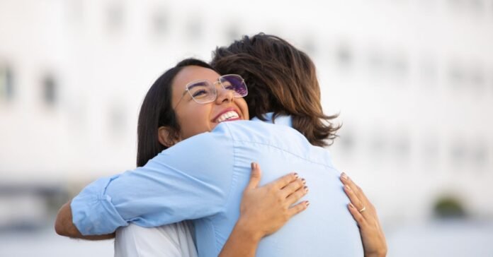 2 people hugging