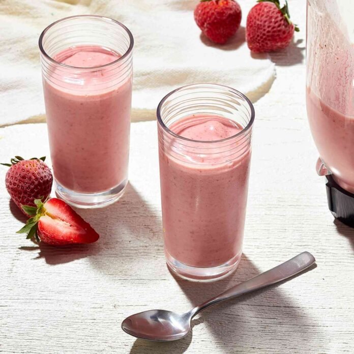 creamy-strawberry-smoothie-bfa3e49d33e245c795243462d1b04aa7 milkshake
