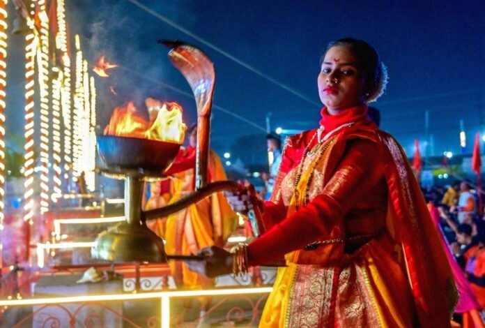 Women Priests Perform Historic Ganga Aarti