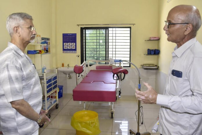 jaishankar with a health officials