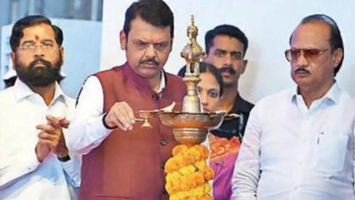 Maharashtra CM Devendra Fadnavis with other officials