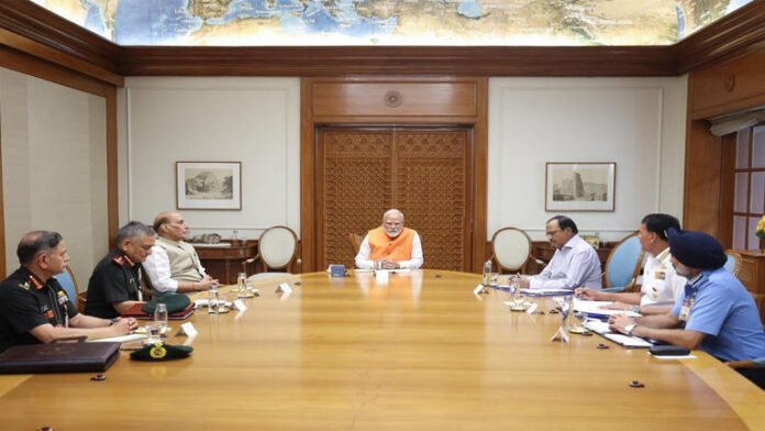 PM modi with other officials