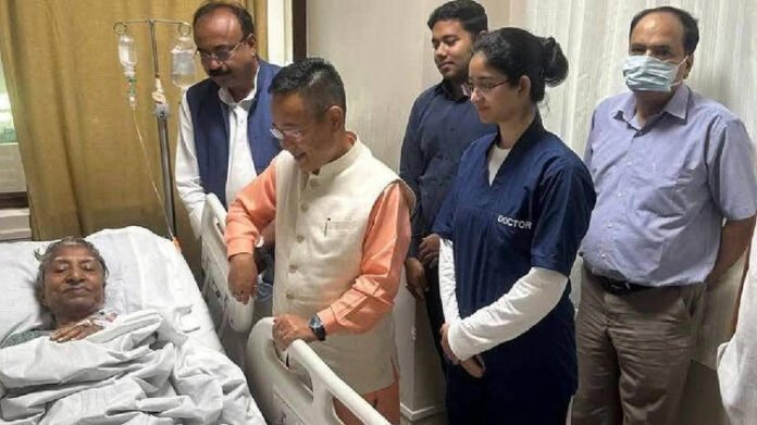 Sikkim CM Prem Singh Tamang with former Governor Ganga Prasad in Siliguri hospital
