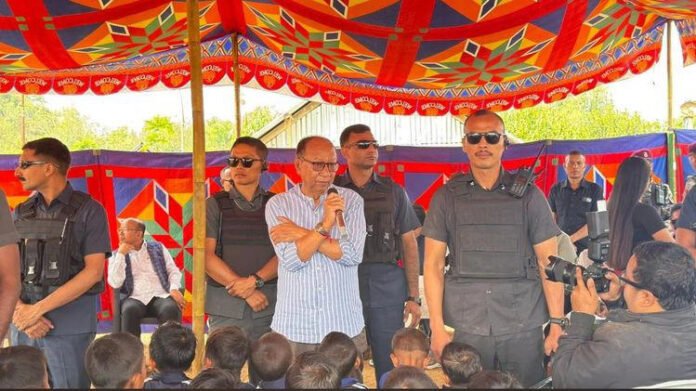 Manipur chief minister heads to Ukhrul, receives warm welcome en route