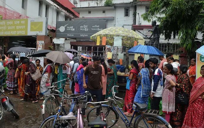 West Bengal races to verify Lakshmir Bhandar list before Annapurna rollout