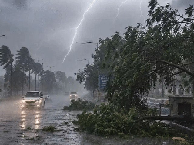 AA24argI Heavy rain and storm alert in 17 states within 36 hours, winds will blow at a speed of 90 km/h, IMD issued a warning