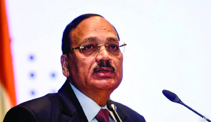 CJI thanks outgoing SC judges Justices Maheshwari, Mithal for dedicated service