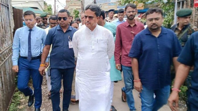 AA25RmZQ Tripura CM visits fire-affected area in Agartala, assures full support to victims
