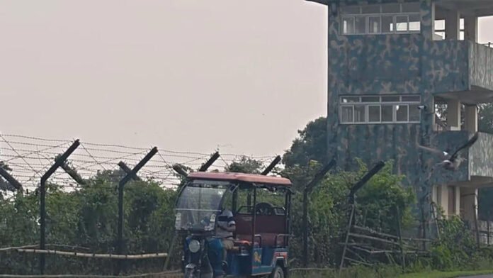 AA25ltvJ Assam villages beyond border fence pin hope on minister's visit