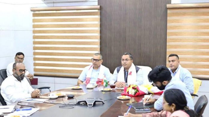 AA265uhQ Assam sets July 31 deadline for key Barak Valley road project, orders repair of damaged stretches