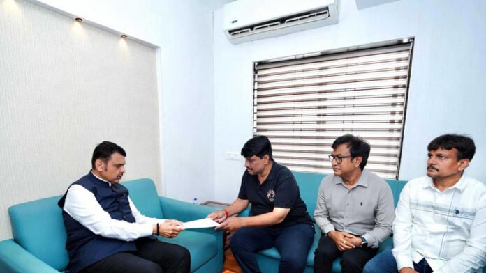 Ketan Agarwal murder: CM Fadnavis meets family, assures fast-track trial
