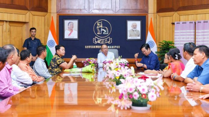 Manipur CM meets Kumbi College lecturers, discusses development proposal