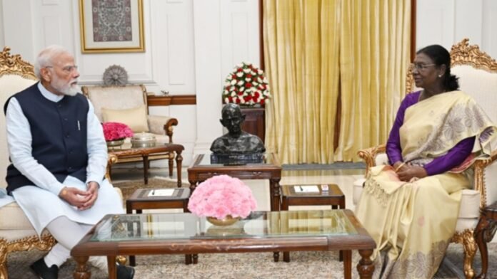 AA26mroF PM Modi calls on President Droupadi Murmu amid Cabinet reshuffle buzz