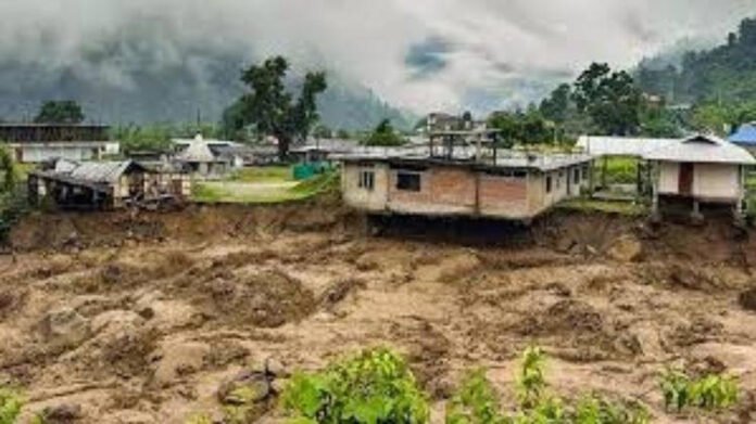 AA26UaEE Flood toll in Arunachal rises to four; over 90,000 affected as CM, Union Ministers assess damage