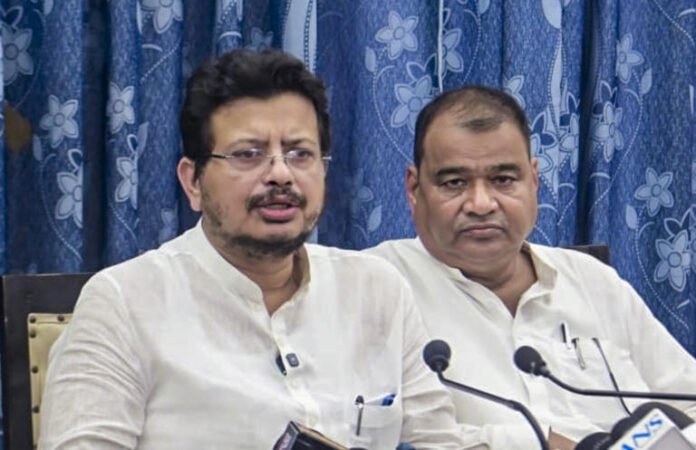 AA26hu4H Two ex-TMC MLAs reach out to Ritabrata group, allege leadership disconnect
