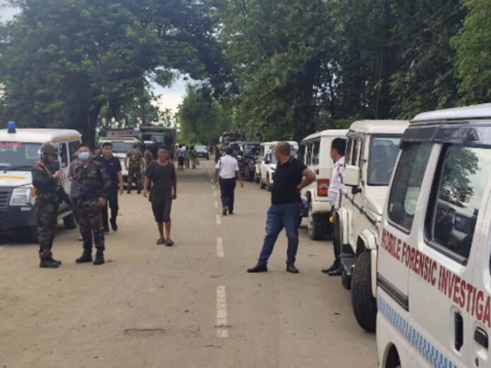 AA27WfrU Mob vandalises Assam Rifles camp, torches vehicles after search operation conducted in Manipur