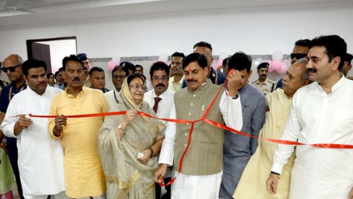 AA27YMVG MP CM inaugurates new 300-bed hospital, vows to boost healthcare