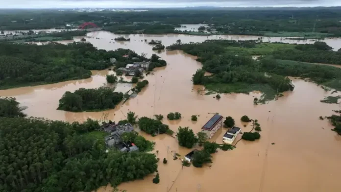 AA280b23 China floods kill 39, nine missing in Guangxi after torrential rain