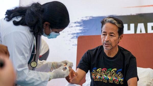 AA2868jD Sonam Wangchuk
