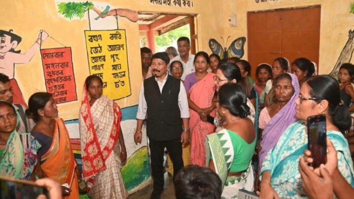 AA28nj5N Assam Minister Atul Bora reviews flood relief measures at Bonbagan Camp in Bokakhat