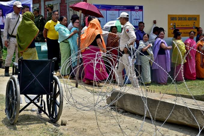 Displaced citizens’ representatives submit a petition to the Governor’s office seeking special polling arrangements in Manipur.