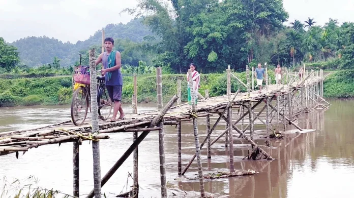 High-durability treated bamboo structures undergo testing along river frontiers in Mizoram as security units assess their suitability for border infrastructure.
