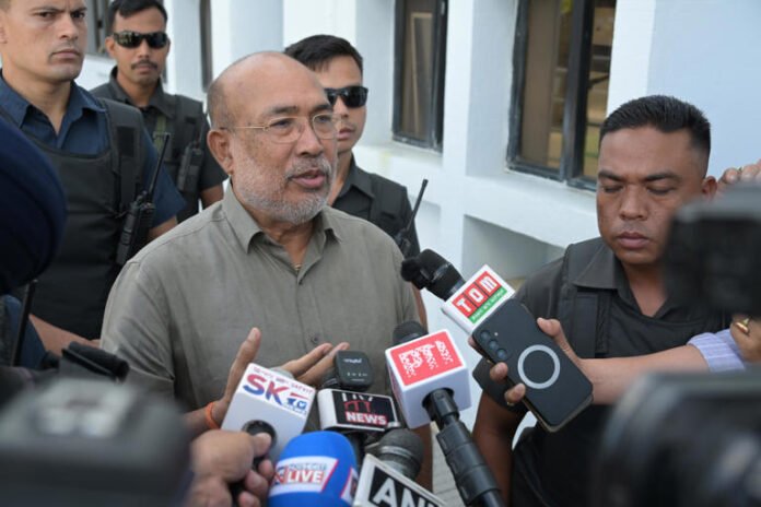 AA2aNEyK Former Manipur CM Biren Singh leaves for New Delhi to meet central leaders