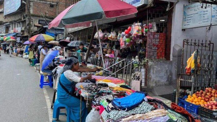 AA2ajfrl Shillong relocates 86 roadside vendors to ease Laitumkhrah traffic