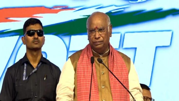 AA2amsfJ Kharge mocks Amit Shah, calls BJP-RSS 'anti-India' in Goa speech
