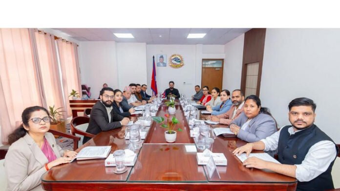 AA2b6pDv Devastating floods: Nepal PM, ministers to donate one month's salary