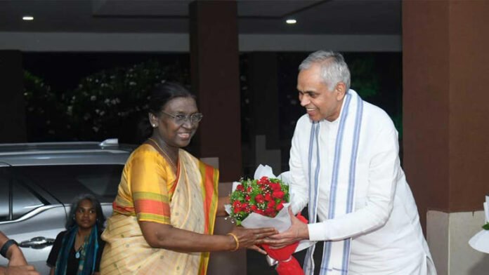 President Murmu in Gujarat for 72nd National Film Awards ceremony
