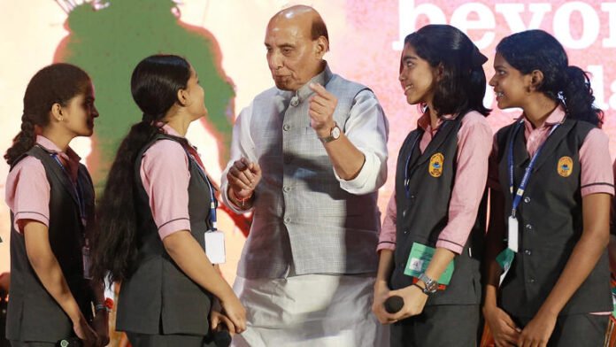 AA2cwQfU 'Nation witnessing cultural renaissance under Modi': Defence Min Rajnath Singh at Kochi event