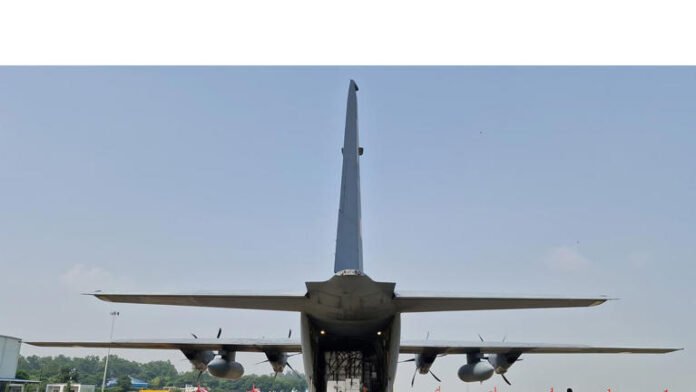 AA2cy04L India continues humanitarian aid to Nepal with 11 tonnes of relief