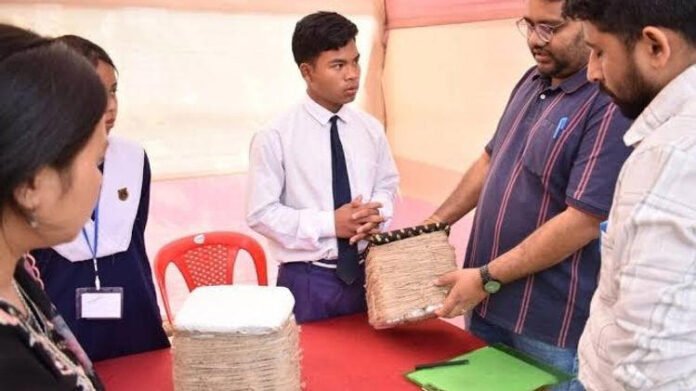 AA2cy7Db Education Minister Ranoj Pegu launches portal for Assam School Hackathon