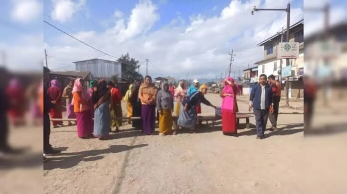Tribal and community organisations in Manipur discuss peaceful democratic approaches amid continuing tensions and highway blockades