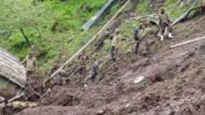 safeimagekit-download (7) Sikkim landslide causes major road disruption on key tourism route